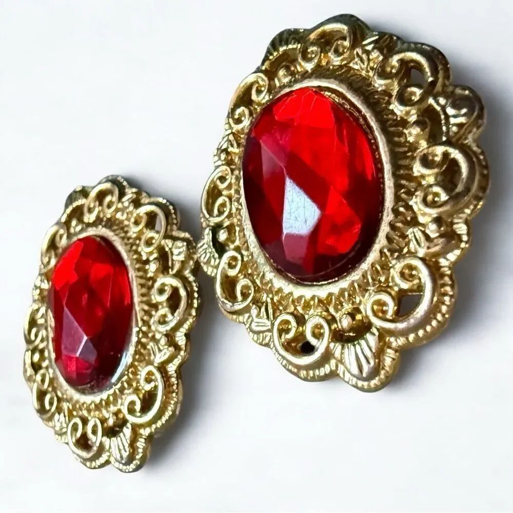 VINTAGE RED GEM BAROQUE EARRINGS – GOLD FILIGREE STYLE ❤️✨